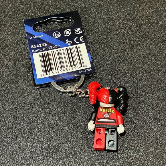 Lego Batman 854238 Harley Quinn keychain New NWT in hand - Picture 3 of 6
